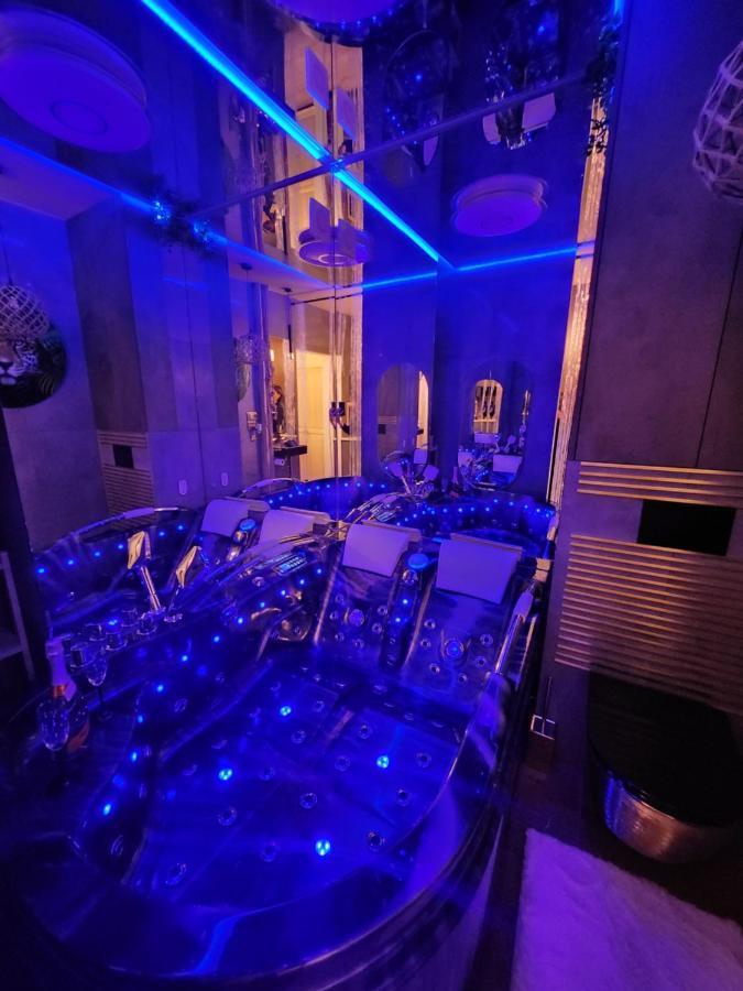 Warszawa Wola Wyjatkowe Studio Z Jacuzzi, Sauna I Fotelem Do Masazu - Exceptional Studio In Warsaw With Jacuzzi, Sauna And Massage Chair Zewnętrze zdjęcie
